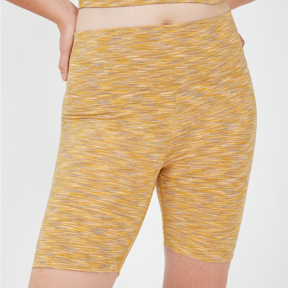 NWT OUTDOOR VOICES FLOW 7in SHORT